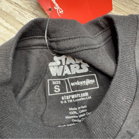 DISNEY Star Wars May the force be with you T shirt
Size small - Picture 3 of 6